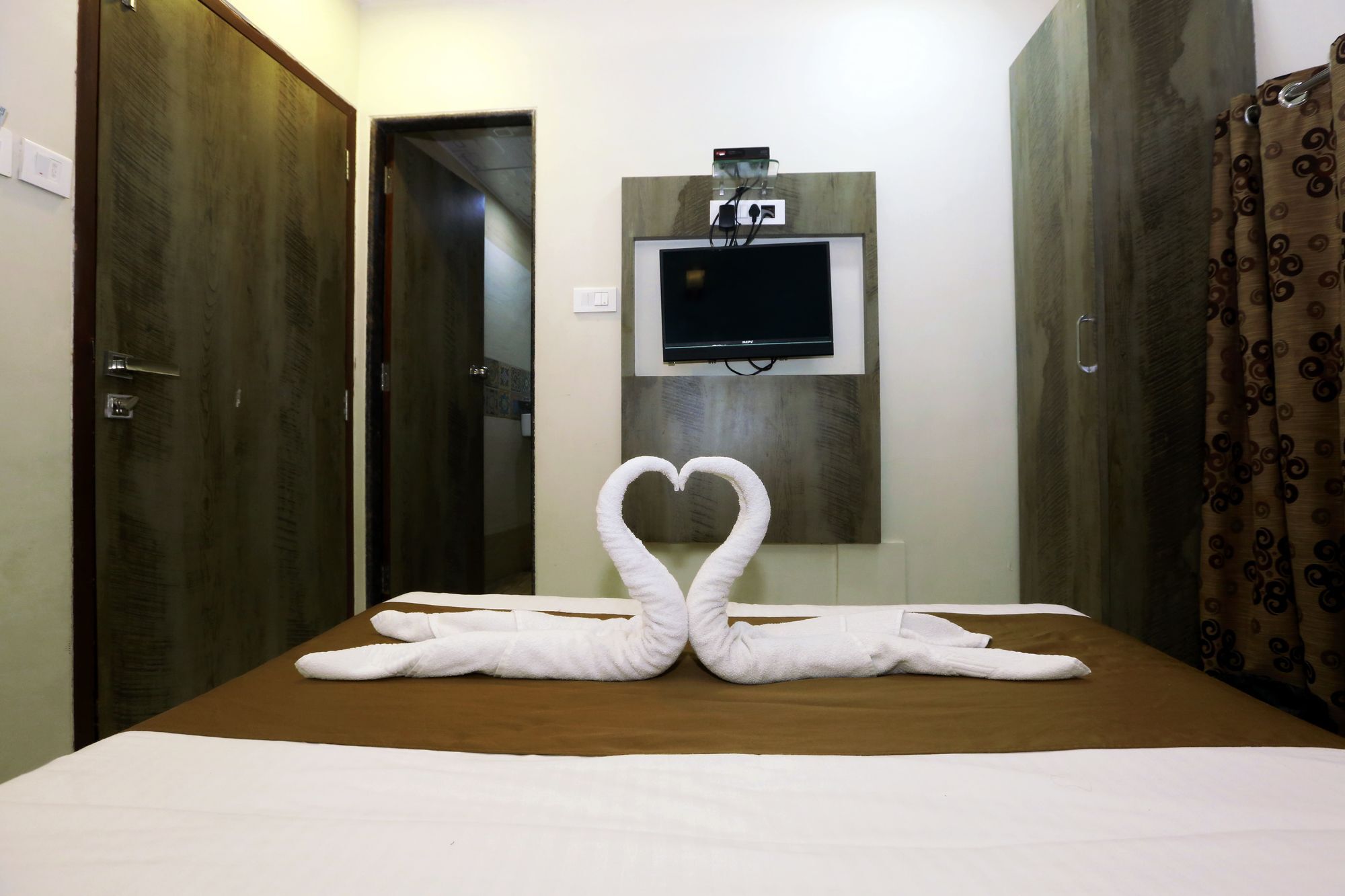 Hotel Grace Inn Bombaj Zewnętrze zdjęcie